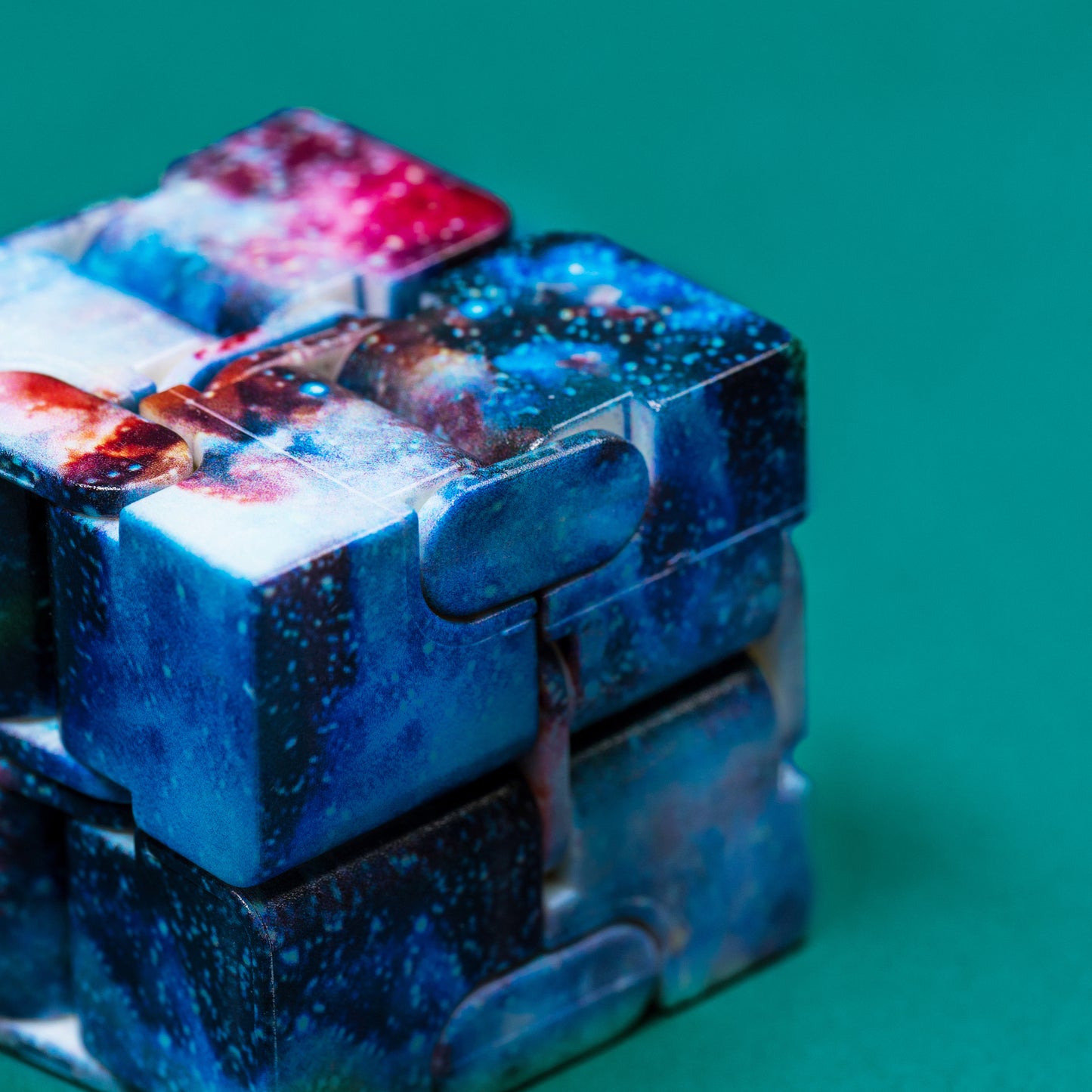 galaxy-infinity-cube-blue-red-1