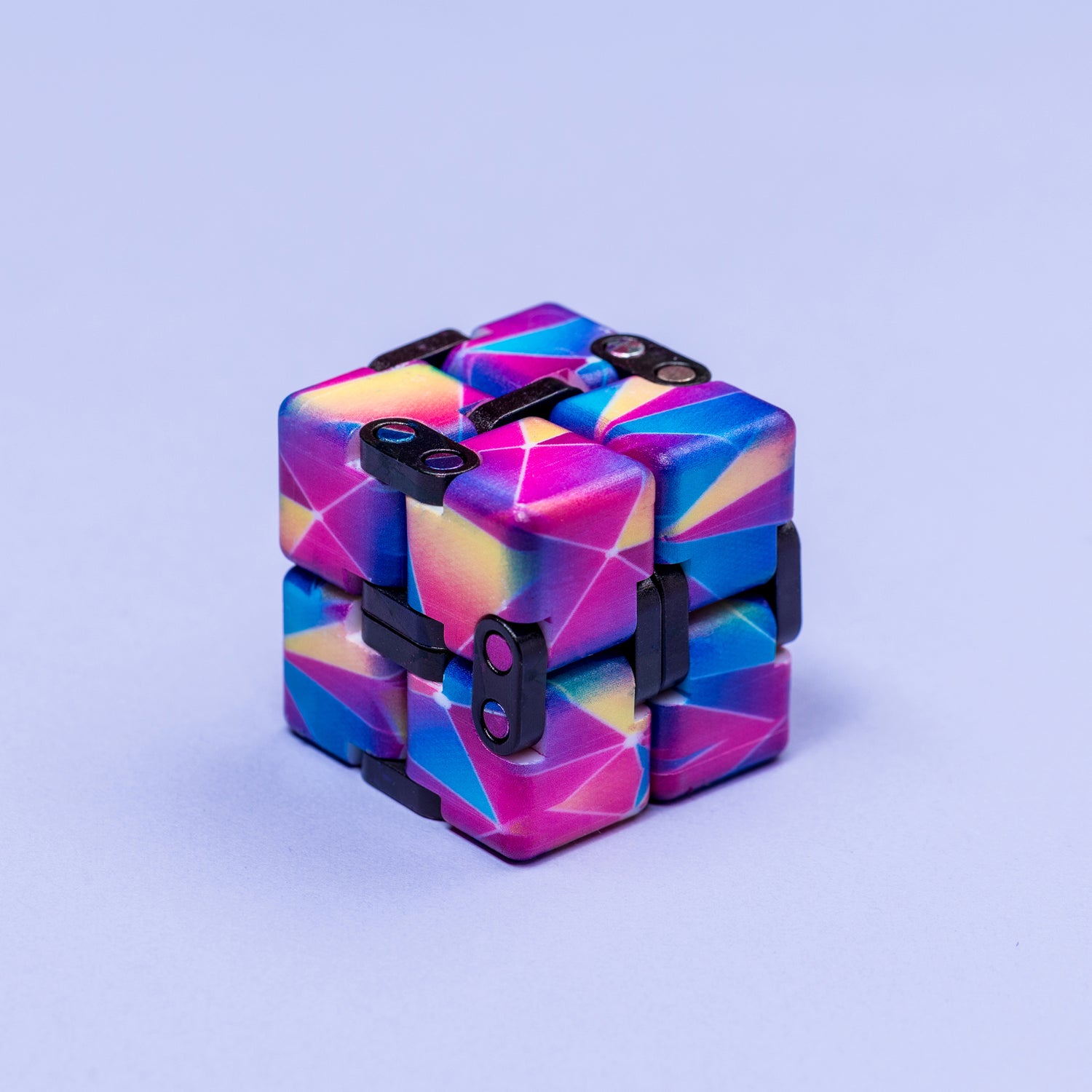 infinity-cube-geometric-1