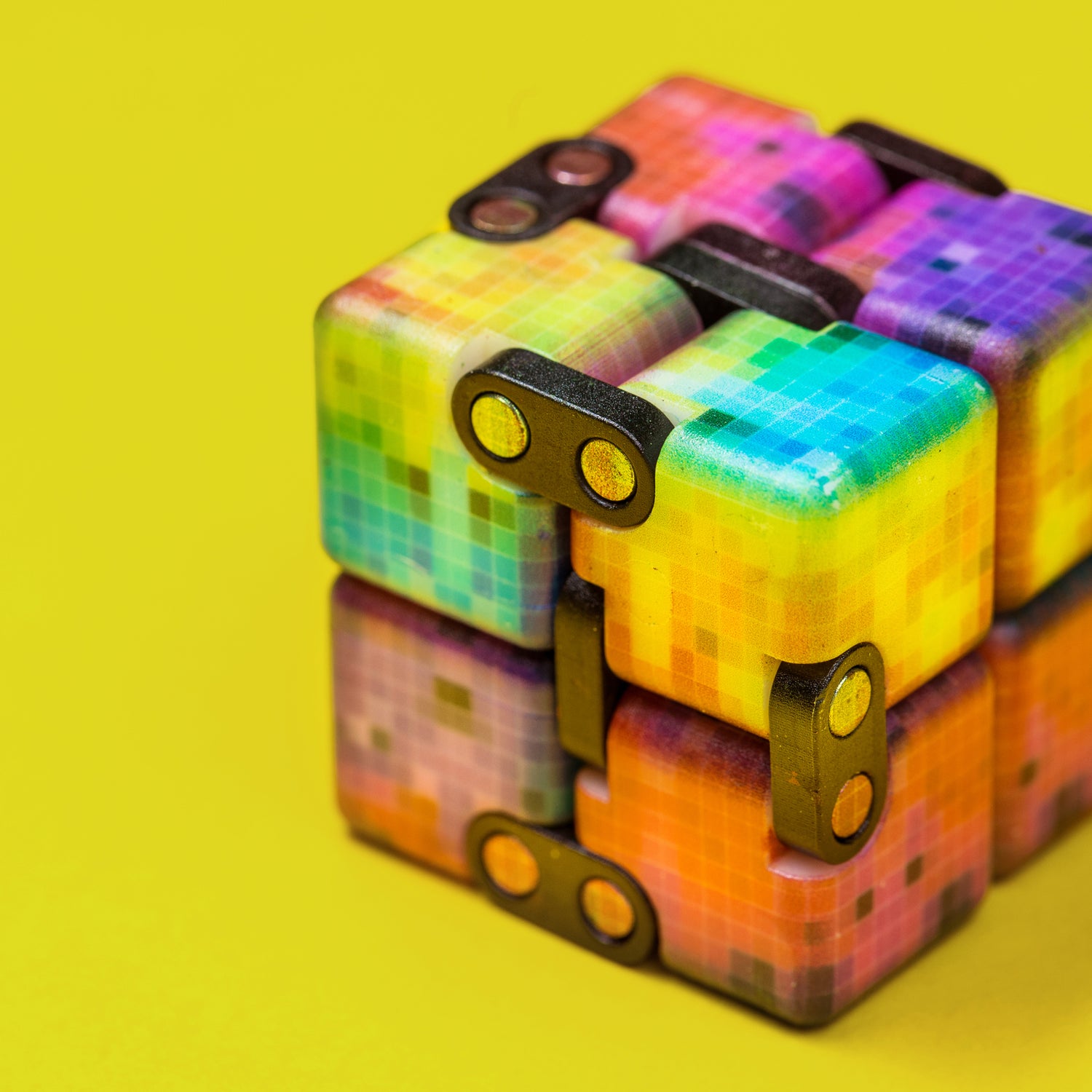 infinity-cube-glitched-1